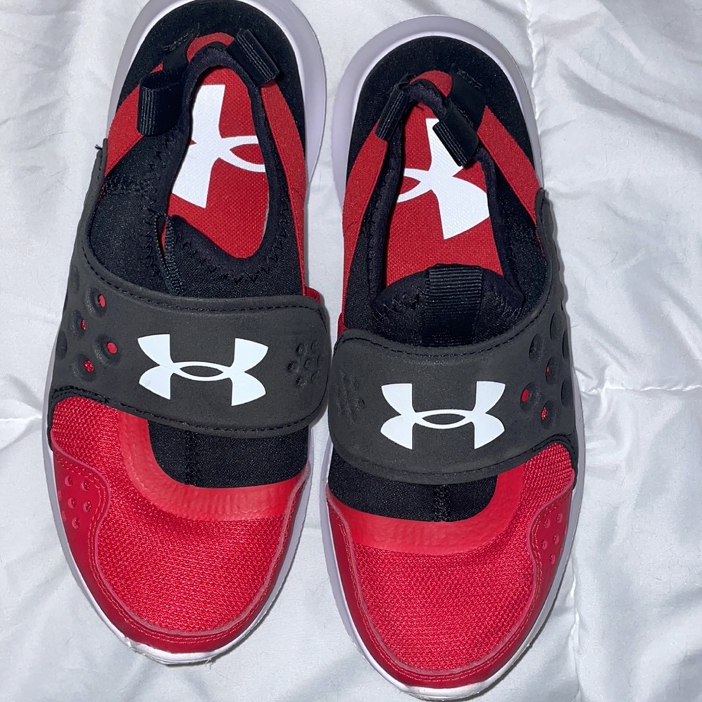 Boys Under Armour Shoes Size 4